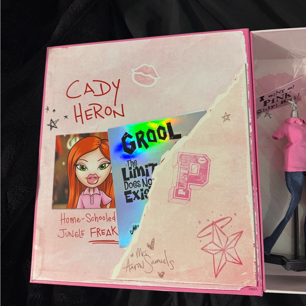 BRATZ MEAN GIRLS CADY HERON DROP 1 - Picture 2 of 9